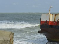 DH8004206  Bateaux au mouillage en attente de pouvoir entrer dans le port de Cotonou