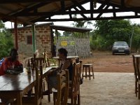 DH83882  A Natitingougou (RB) : au bélier après 6 heures de route