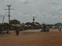 DH8004838  début de la route de Djougou à Ndali