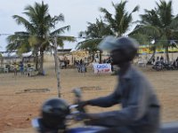 DH8003992  La plage aux abords de Cotonou