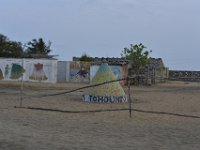 DH8004001  La plage aux abords de Cotonou
