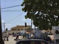 DH8005975  Un feu de circulation (sans commentaire) dans le village d'origine (Ziniare) du président actuel du Burkina Faso