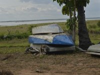 DH8005772  Pour traverser le lac
