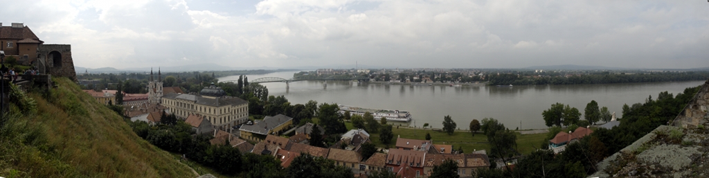 Danube_Esztegom_20110727_DHA18409-_DHA18415_v3.jpg - DHA 2011