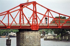large00040431-65